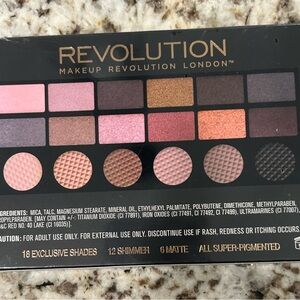 Makeup Revolution Run Boy Run Eyeshadow Palette All Colors are Super Pigmented